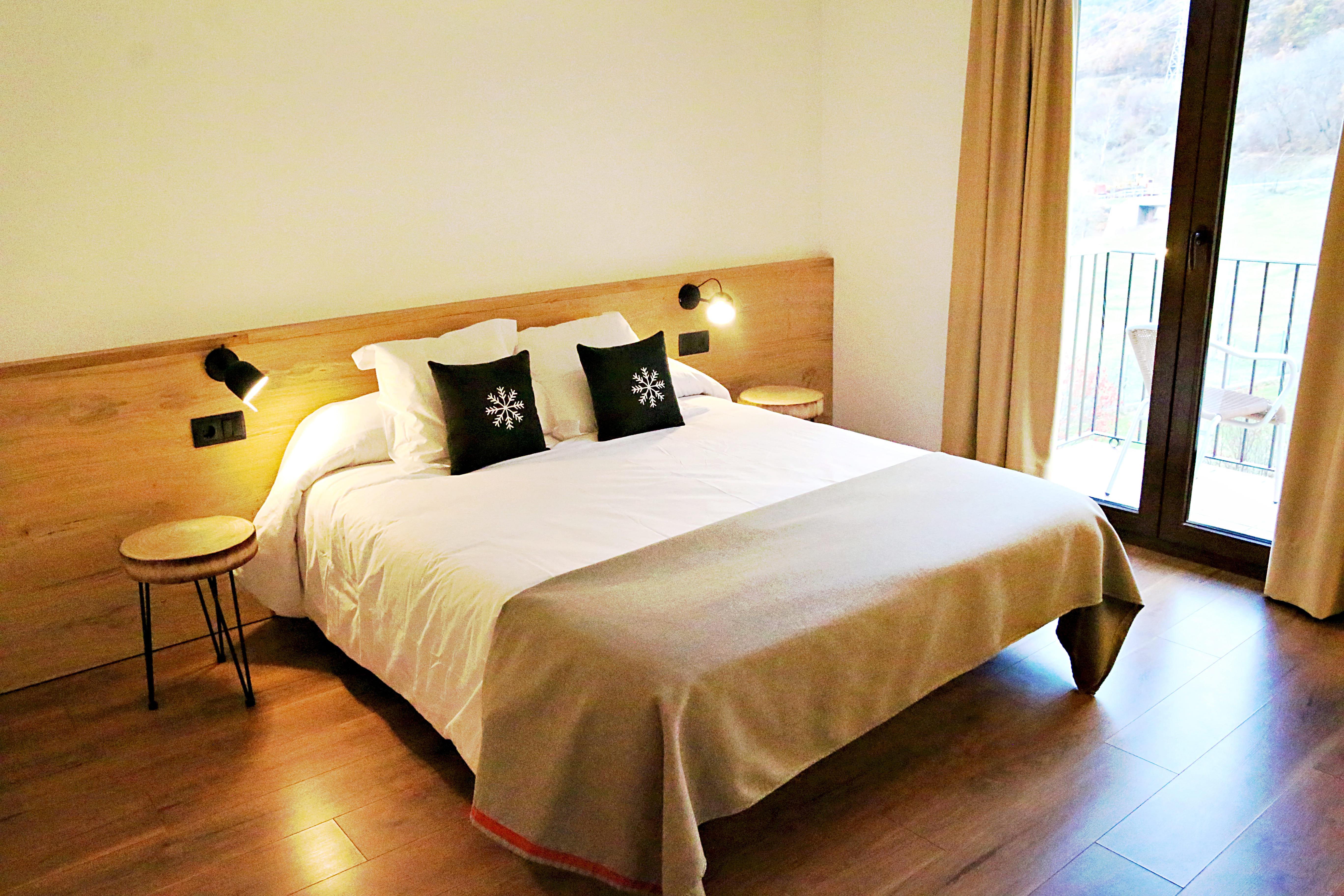 Hotel Lo Paller Valencia D'Aneu Dış mekan fotoğraf